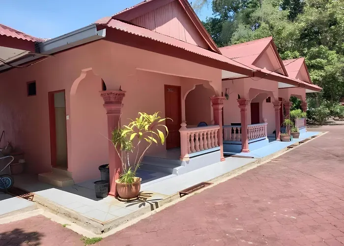 Oyo 90744 Bari Indah Beach Resort Kuala Terengganu
