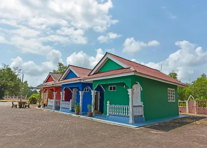 Oyo 90744 Bari Indah Beach Resort Kuala Terengganu